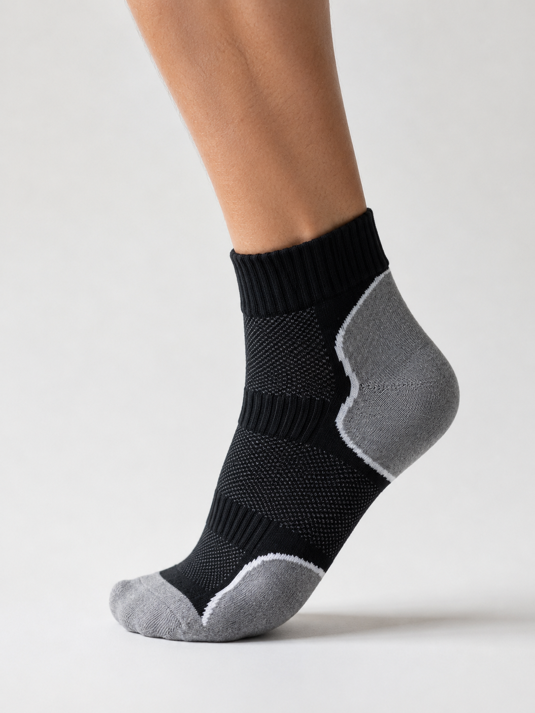 Voltage Men's Cushioned Ankle Socks — Breathable Egyptian Cotton